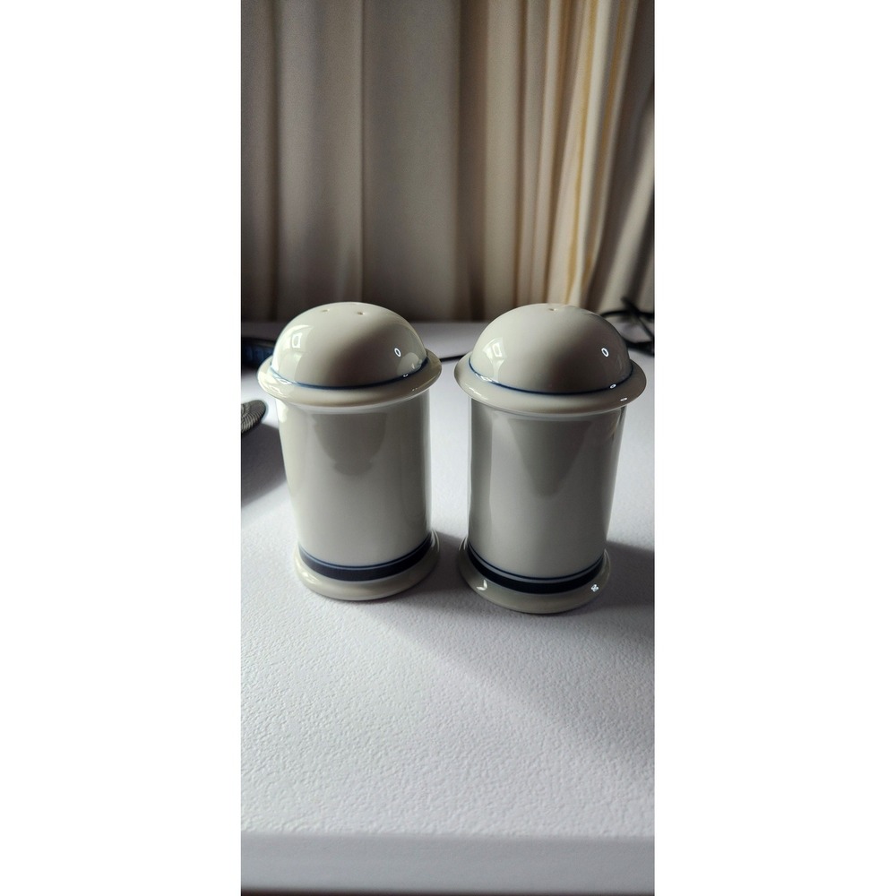Dansk Bistro Christianshavn Blue Salt and Pepper Shaker Set White Navy Porcelain